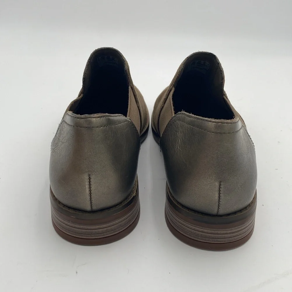 Clarks ankle booties women 9 olive green Suede Loafers slip on casual office Y2K